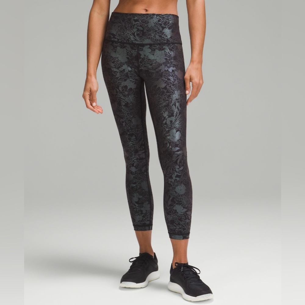 Lululemon Wunder Under Shine Tight 25” size 6